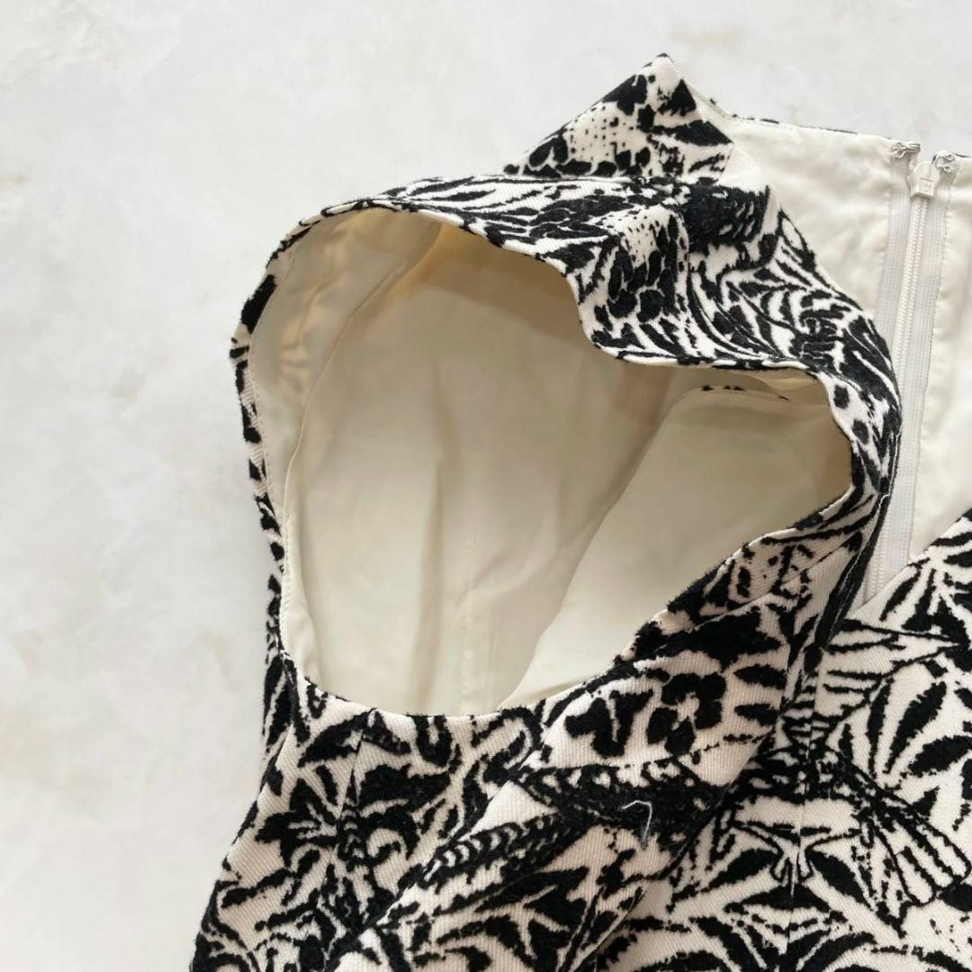 EPOCA - 美品 42 EPOCA シルク混 花柄刺繍ワンピース Aライン EPOCA - 美品 42 EPOCA シルク混 花柄刺繍ワンピース Aライン