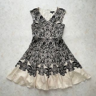 EPOCA - 美品 42 EPOCA シルク混 花柄刺繍ワンピース Aライン EPOCA - 美品 42 EPOCA シルク混 花柄刺繍ワンピース Aライン