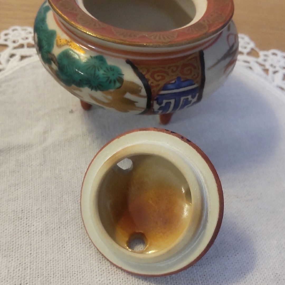 九谷焼 骨董 九谷庄三 香炉 金彩 獅子三足香炉の通販 by 九谷焼 骨董 九谷庄三 香炉 金彩 獅子三足香炉の通販 by