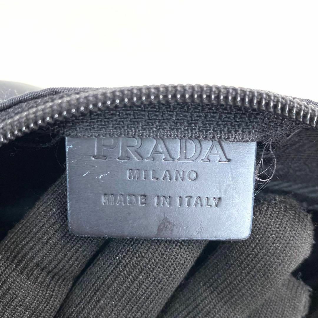 PRADA - 【正規品】PRADA ブラックナイロン 横長 ポーチ 三角 PRADA - 【正規品】PRADA ブラックナイロン 横長 ポーチ 三角