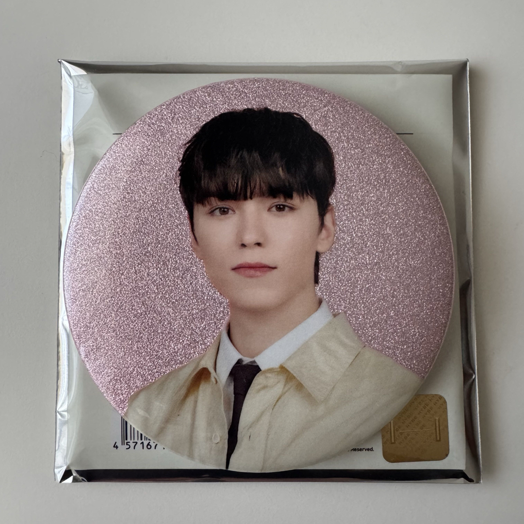 SEVENTEEN - SEVENTEEN HOLIDAY セブチ 缶バッジ バーノンの通販 SEVENTEEN - SEVENTEEN HOLIDAY セブチ 缶バッジ バーノンの通販
