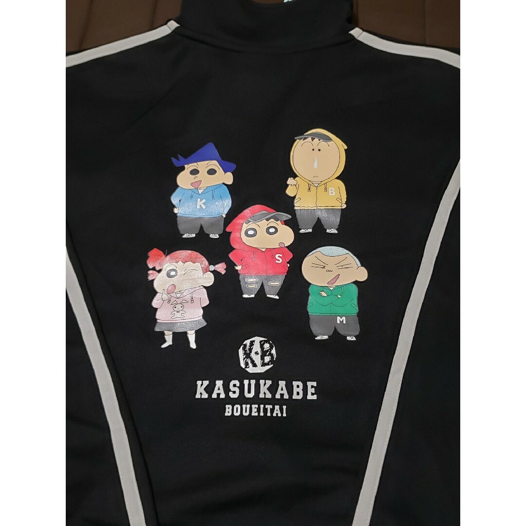 新品 クレヨンしんちゃん ジャージ Lサイズ ジップアップ 黒 新品 クレヨンしんちゃん ジャージ Lサイズ ジップアップ 黒