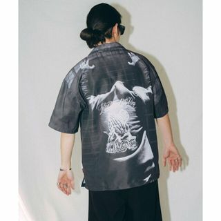 ナインマイクロフォンズ(NineMicrophones)の【BLACK】OPEN COLLAR SHIRT-Sunforever-(その他)
