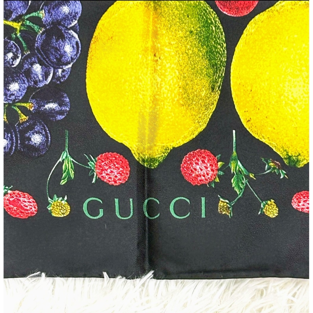 GUCCI - 【美品】GUCCI グッチ スカーフ フルーツ柄 マルチ GUCCI - 【美品】GUCCI グッチ スカーフ フルーツ柄 マルチ