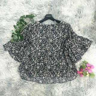 イェッカヴェッカ(YECCA VECCA)の【YECCA VECCA】 フラワープリントブラウス 小花柄 フレア袖 フリー(シャツ/ブラウス(半袖/袖なし))