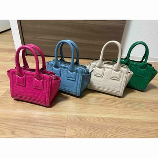 極美品✨カルボッティ 432 エレナ ハンドバッグ 2way ゴールド 極美品✨カルボッティ 432 エレナ ハンドバッグ 2way ゴールド