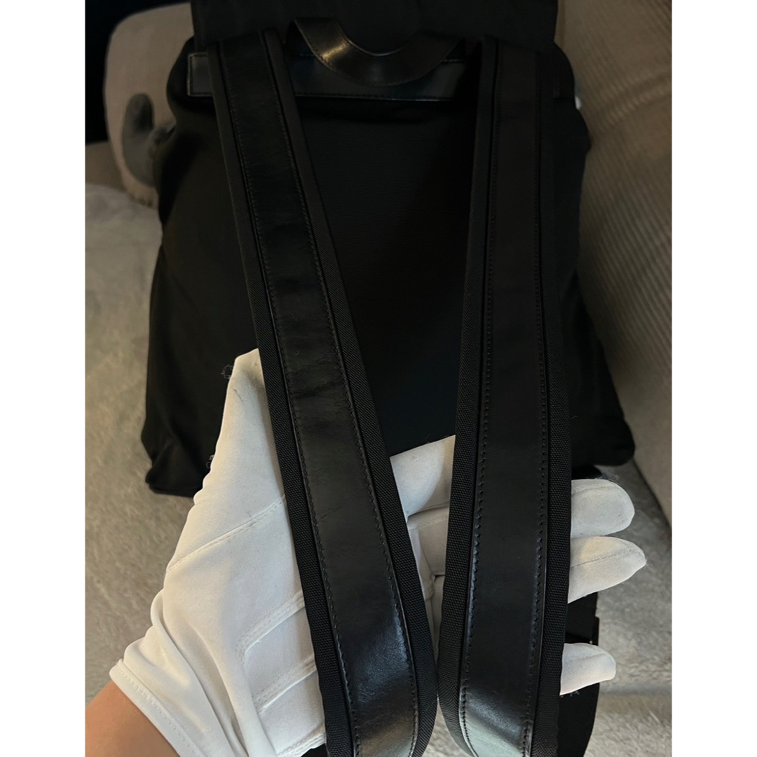 GUCCI - 正規品 グッチ リュックサック 巾着 バッグ レザー GUCCI - 正規品 グッチ リュックサック 巾着 バッグ レザー