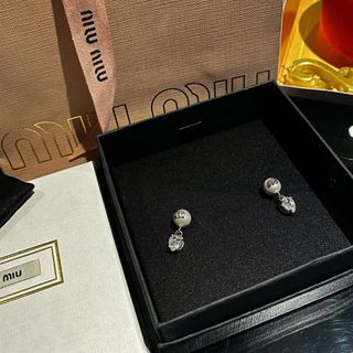 MIU MIU(ピアス)のフリマアイテム一覧 MIU MIU(ピアス)のフリマアイテム一覧