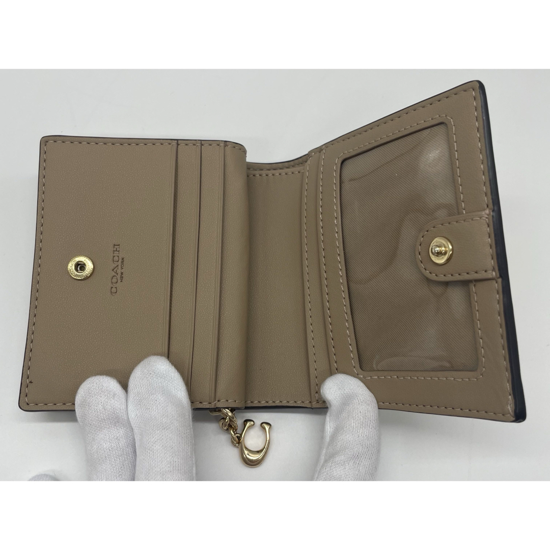 COACH - 【美品】2点セット coach コーチ 二つ折り財布 コイン COACH - 【美品】2点セット coach コーチ 二つ折り財布 コイン