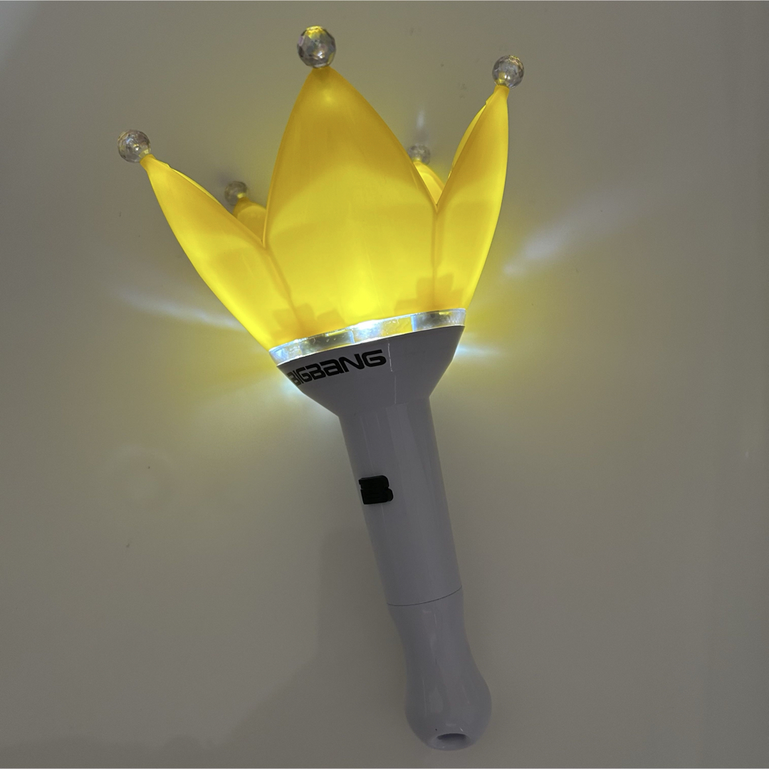 BIGBANG - YG公式 BIGBANG 王冠型 ペンライト G-DRAGON 電池 BIGBANG - YG公式 BIGBANG 王冠型 ペンライト G-DRAGON 電池