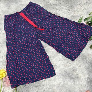 ユニクロ(UNIQLO)の【UNIQLO】ユニクロ　ミッキードットリラックスパンツ　ワイド　(M)(カジュアルパンツ)