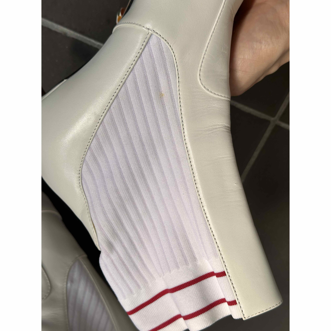 FENDI - FENDI ホワイトソックスブーツの通販 by moyu FENDI - FENDI ホワイトソックスブーツの通販 by moyu