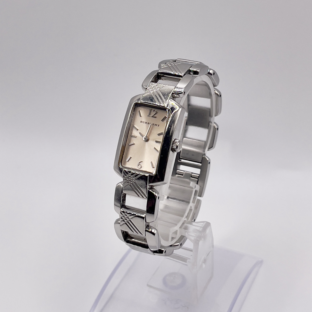 BURBERRY - BURBERRY バーバリー BU4212 アイボリー文字盤QZ BURBERRY - BURBERRY バーバリー BU4212 アイボリー文字盤QZ