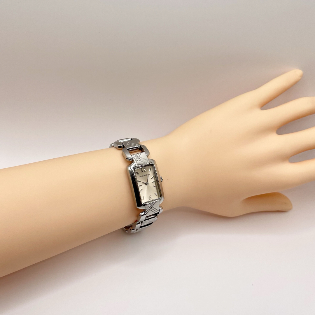 BURBERRY - BURBERRY バーバリー BU4212 アイボリー文字盤QZ BURBERRY - BURBERRY バーバリー BU4212 アイボリー文字盤QZ