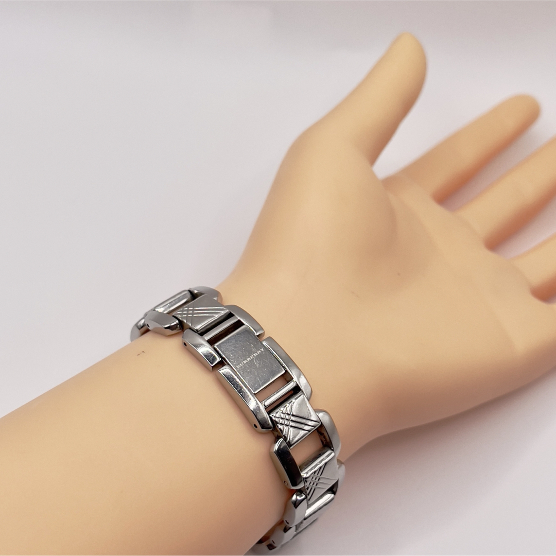 BURBERRY - BURBERRY バーバリー BU4212 アイボリー文字盤QZ BURBERRY - BURBERRY バーバリー BU4212 アイボリー文字盤QZ