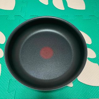 ロイヤルクイーン 小スキレット 21cm 新品の通販 by SHOP.OF|ラクマ ロイヤルクイーン 小スキレット 21cm 新品の通販 by SHOP.OF|ラクマ