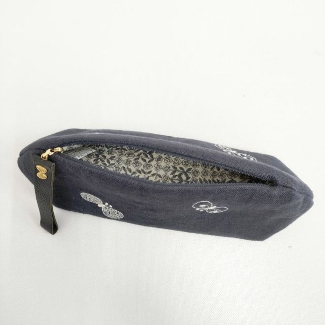 mina perhonen - mina perhonen quartz pouch choucho NAVY 刺繍 mina perhonen - mina perhonen quartz pouch choucho NAVY 刺繍