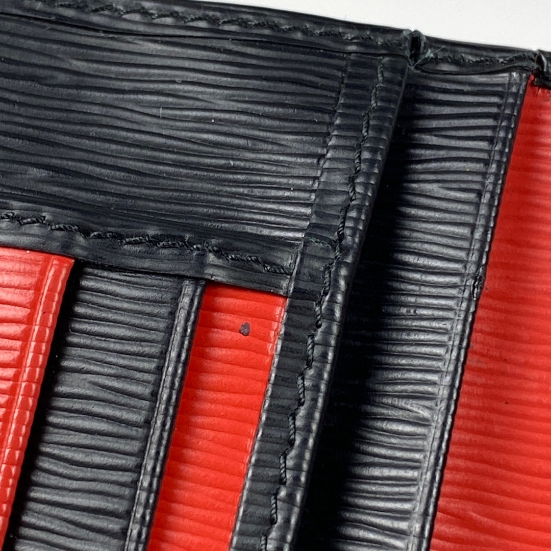 PRADA - プラダ ロゴ 二つ折り 財布 レディース 【中古】の通販 PRADA - プラダ ロゴ 二つ折り 財布 レディース 【中古】の通販
