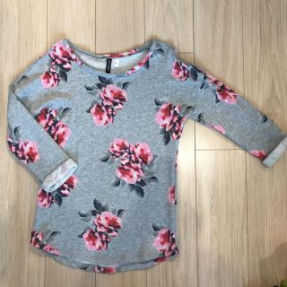 フォーエバートゥエンティーワン(FOREVER 21)の美品♡花柄トップス(カットソー(長袖/七分))