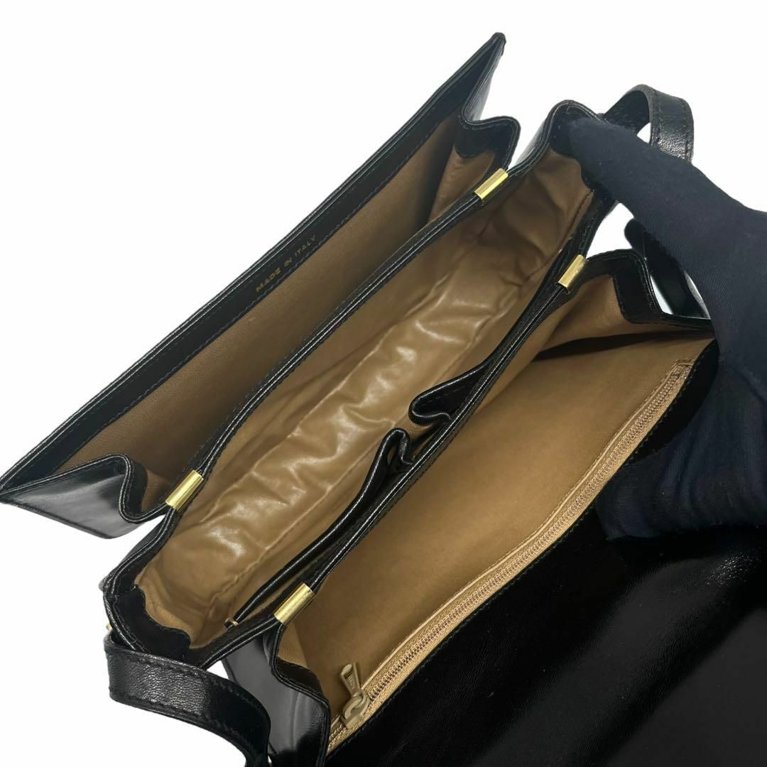 CELINE - セリーヌ ショルダーバッグ 馬車金具 レザー ゴールド CELINE - セリーヌ ショルダーバッグ 馬車金具 レザー ゴールド