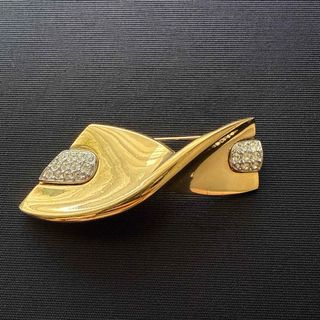 GIVENCHY - GIVENCHY ブローチの通販 by kimi's shop GIVENCHY - GIVENCHY ブローチの通販 by kimi's shop