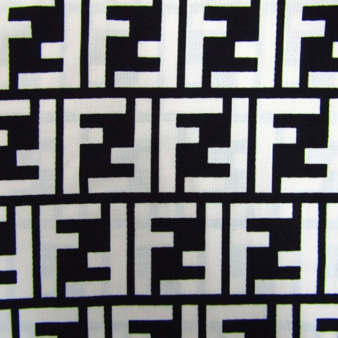 FENDI - フェンディ ワンピース ズッカ柄 トップス 白 黒 FENDI - フェンディ ワンピース ズッカ柄 トップス 白 黒