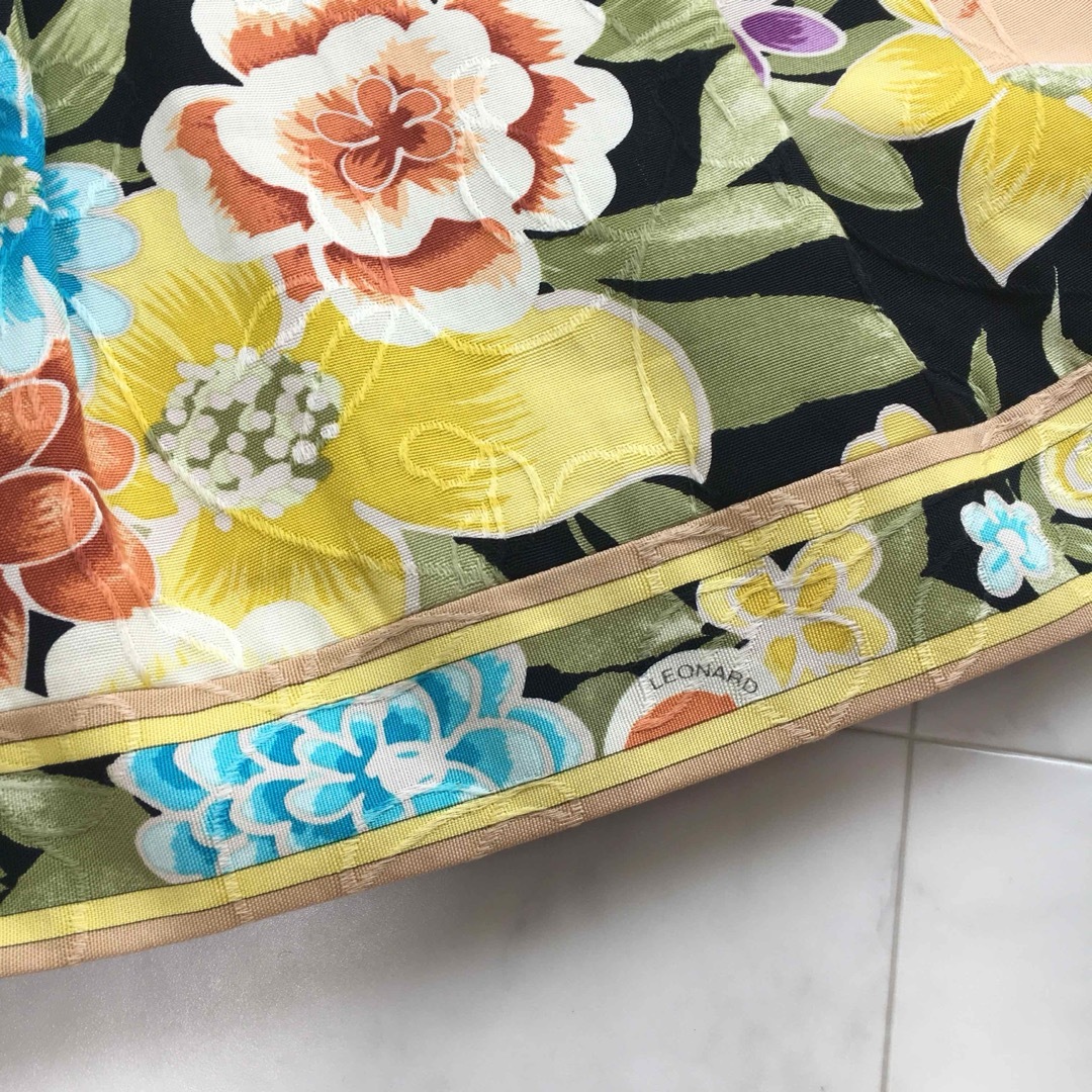 LEONARD - 美品 LEONARD レオナール 美しい花柄 セットアップ LEONARD - 美品 LEONARD レオナール 美しい花柄 セットアップ
