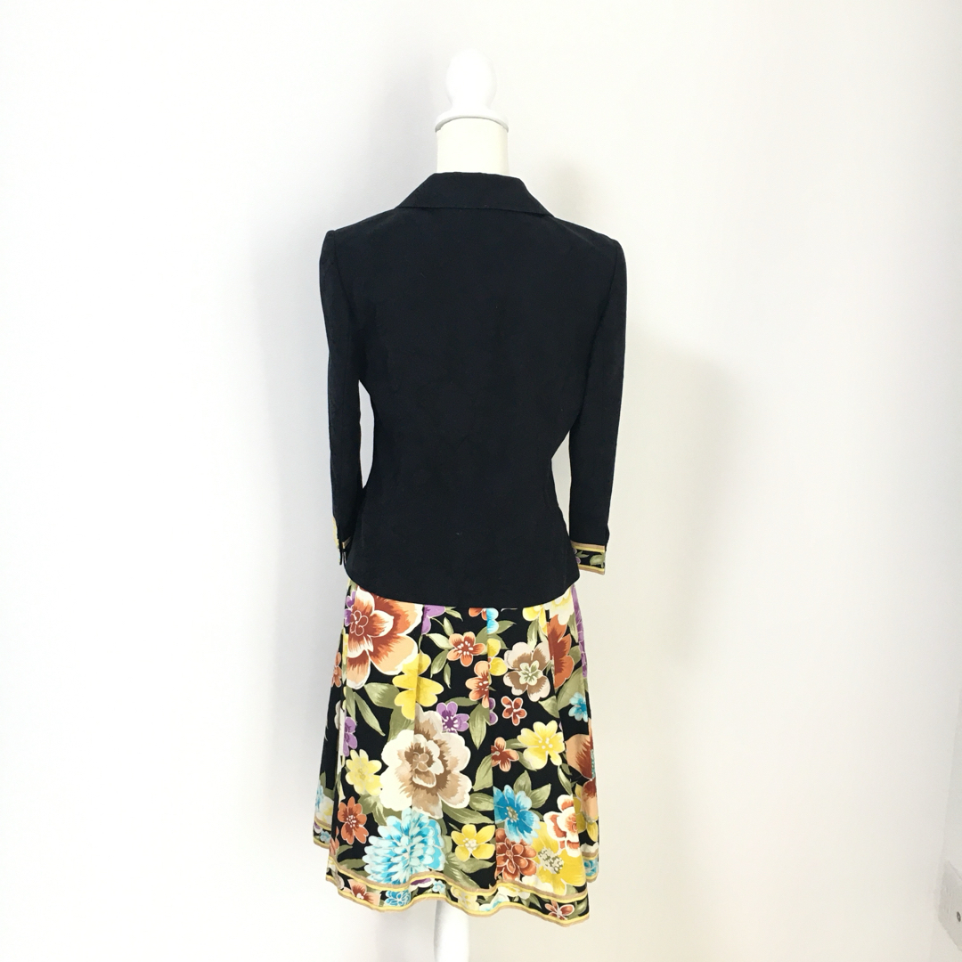 LEONARD - 美品 LEONARD レオナール 美しい花柄 セットアップ LEONARD - 美品 LEONARD レオナール 美しい花柄 セットアップ