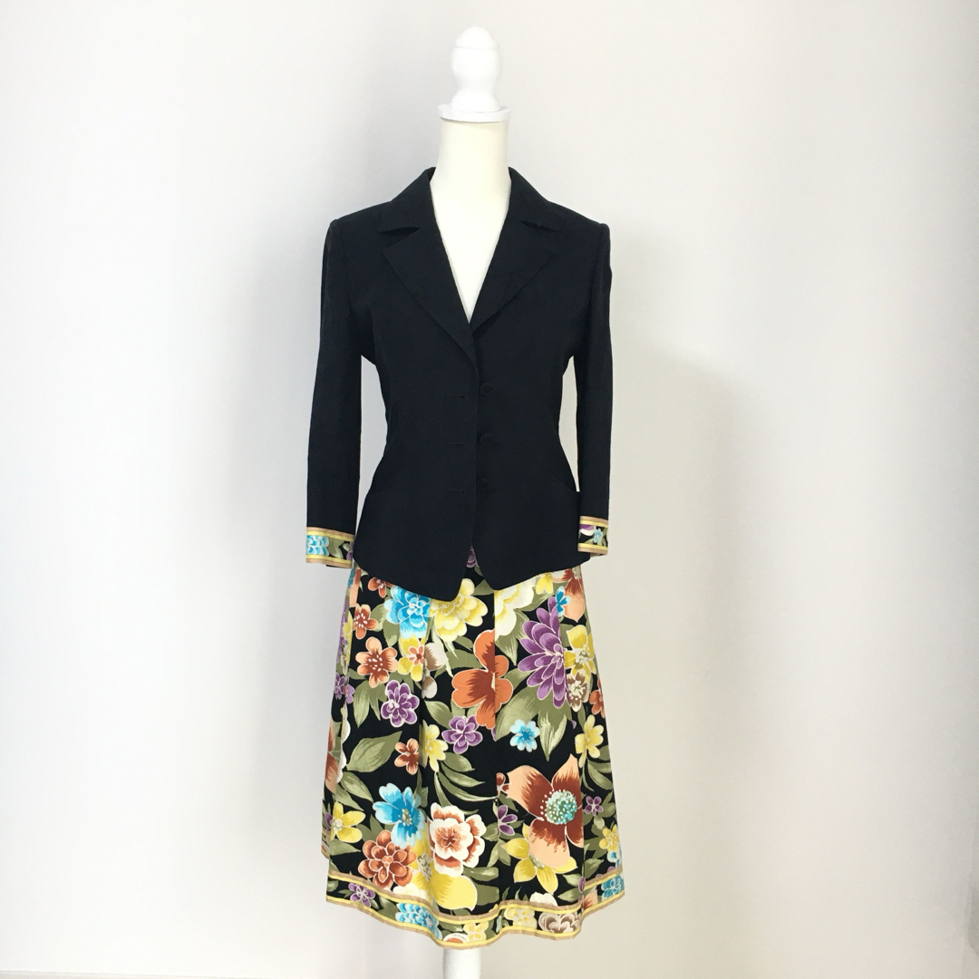 LEONARD - 美品 LEONARD レオナール 美しい花柄 セットアップ LEONARD - 美品 LEONARD レオナール 美しい花柄 セットアップ