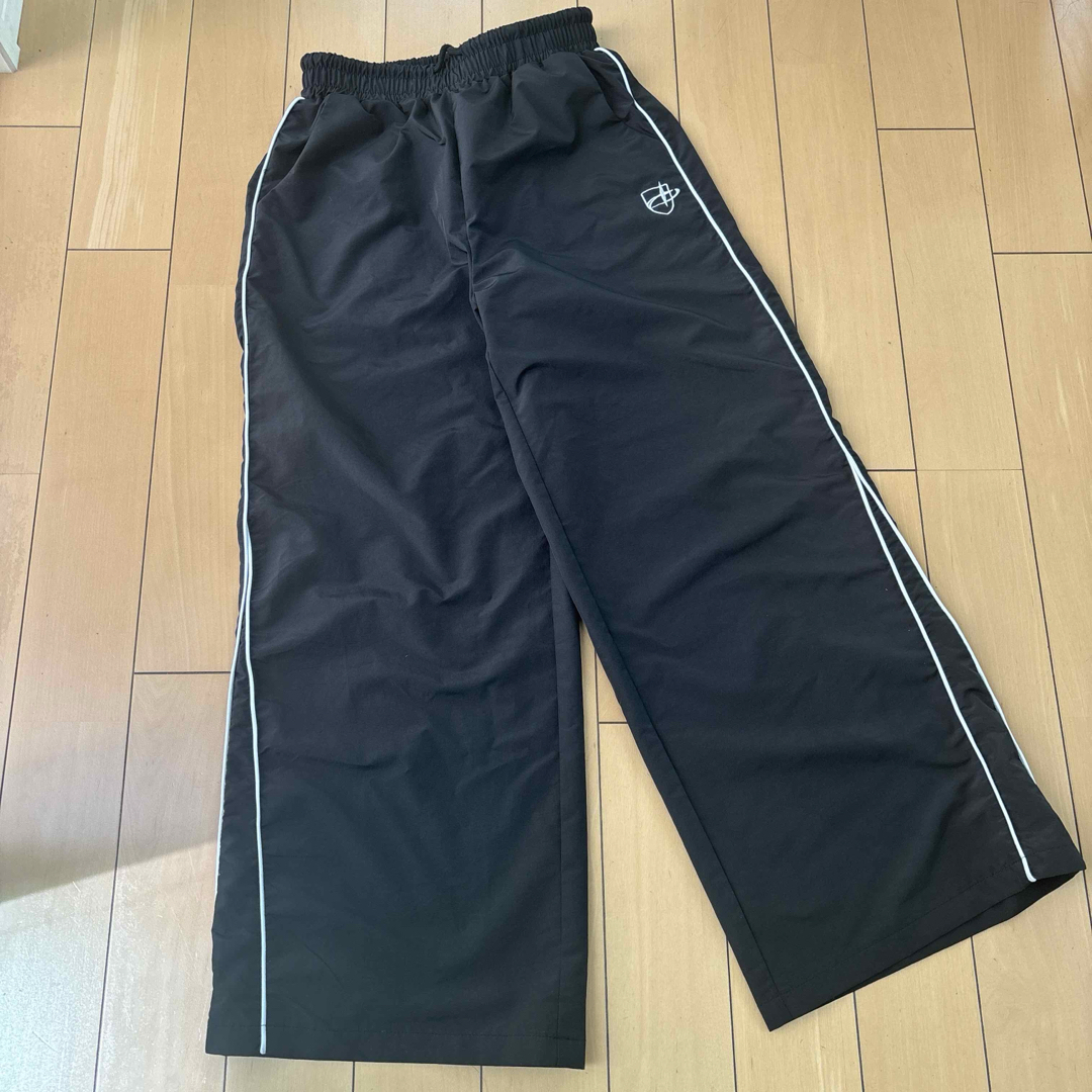 SHEIN(シーイン)のDAZY ブラック　パンツ　Sサイズ  SHEIN レディースのパンツ(カジュアルパンツ)の商品写真