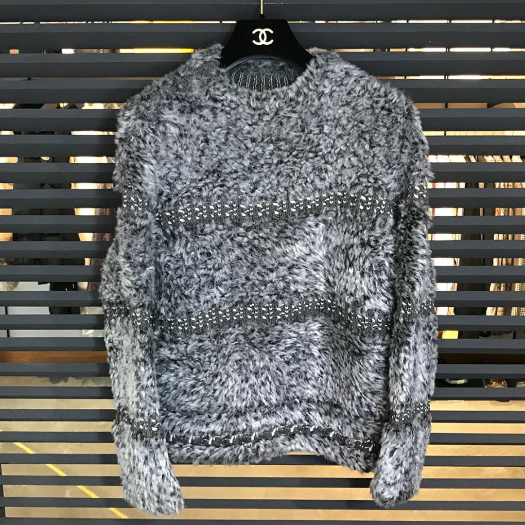 CHANEL - 新品同様 シャネル カシミヤ混 長袖 クルーネック CHANEL - 新品同様 シャネル カシミヤ混 長袖 クルーネック