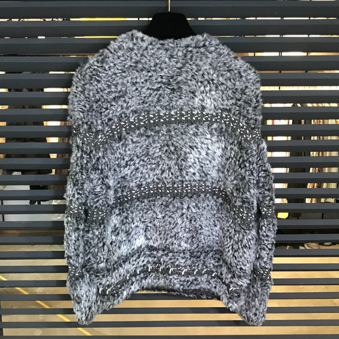 CHANEL - 新品同様 シャネル カシミヤ混 長袖 クルーネック CHANEL - 新品同様 シャネル カシミヤ混 長袖 クルーネック