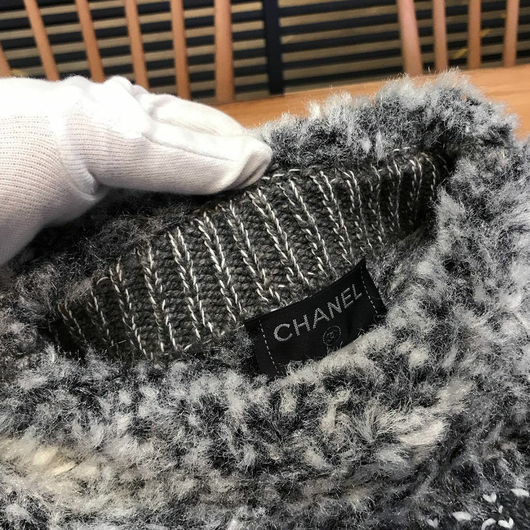 CHANEL - 新品同様 シャネル カシミヤ混 長袖 クルーネック CHANEL - 新品同様 シャネル カシミヤ混 長袖 クルーネック