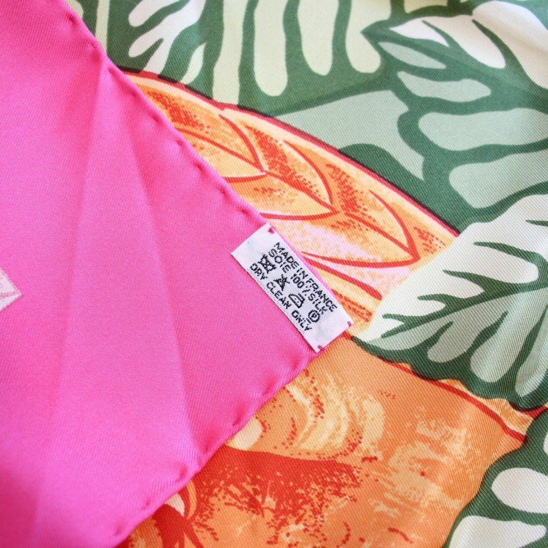 HERMES - HERMES エルメス カレ 90 スカーフ Les Perroquets HERMES - HERMES エルメス カレ 90 スカーフ Les Perroquets
