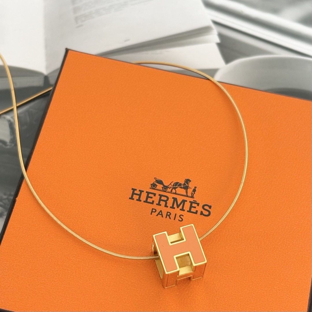 HERMES - 【極美品】箱付き エルメス ネックレス Hキューブ HERMES - 【極美品】箱付き エルメス ネックレス Hキューブ