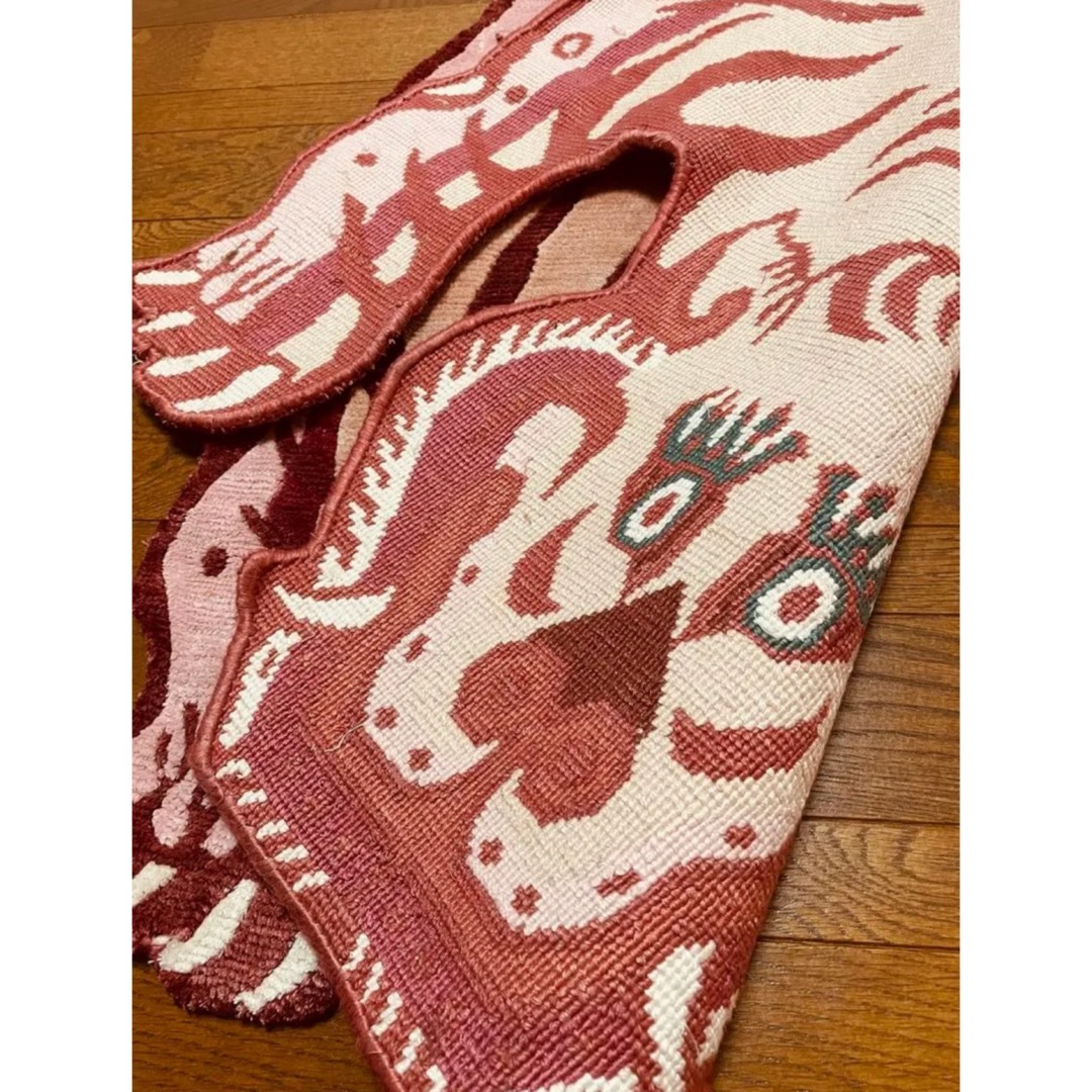 SALE》新品 本物 シルク素材 チベタンタイガーラグ L146.5㎝の SALE》新品 本物 シルク素材 チベタンタイガーラグ L146.5㎝の