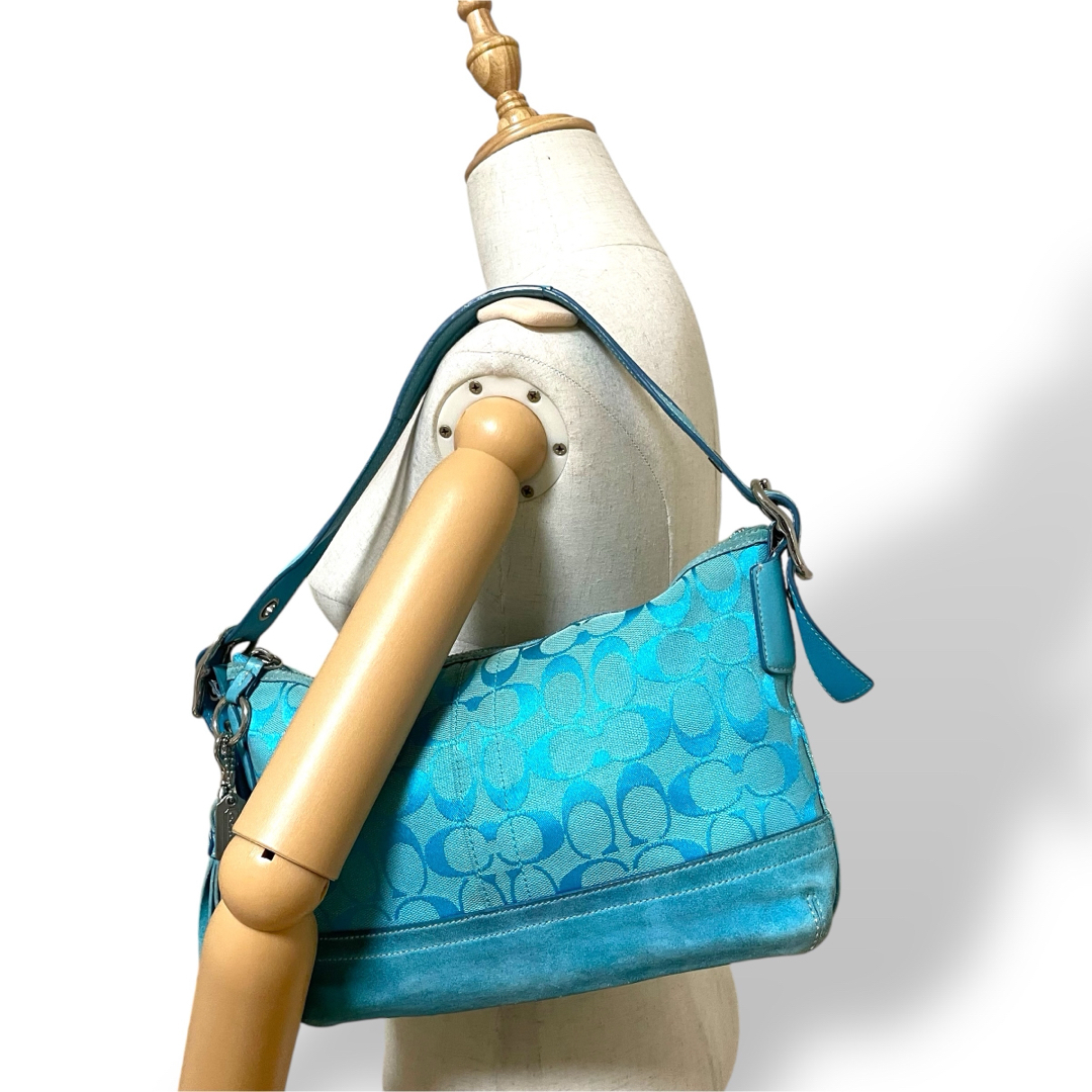 COACH - 美品 コーチ ショルダーバッグ 希少カラー 肩掛け ワン COACH - 美品 コーチ ショルダーバッグ 希少カラー 肩掛け ワン