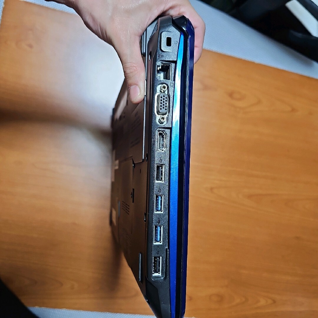 富士通 - BDドライブ搭載ノートPC 富士通 LIFEBOOK AH56/C 青の 富士通 - BDドライブ搭載ノートPC 富士通 LIFEBOOK AH56/C 青の