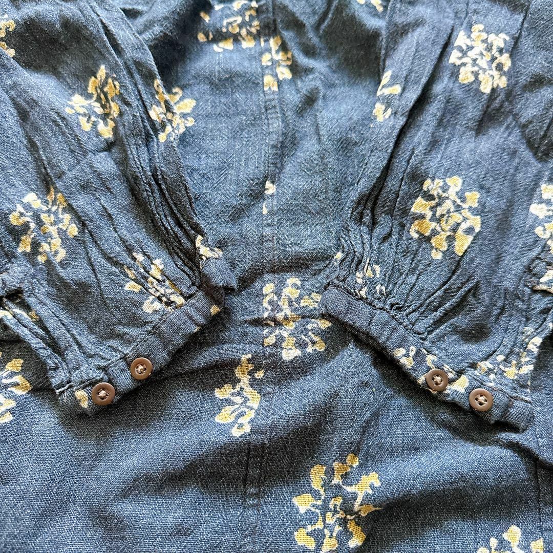 45R - 45R インディゴ染 長袖ブラウス R刺繍 花総柄 リボン 45R - 45R インディゴ染 長袖ブラウス R刺繍 花総柄 リボン