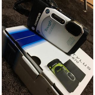 オリンパス(OLYMPUS)のOLYMPUS tg870 保証付き 装備全て付いてます😉(コンパクトデジタルカメラ)