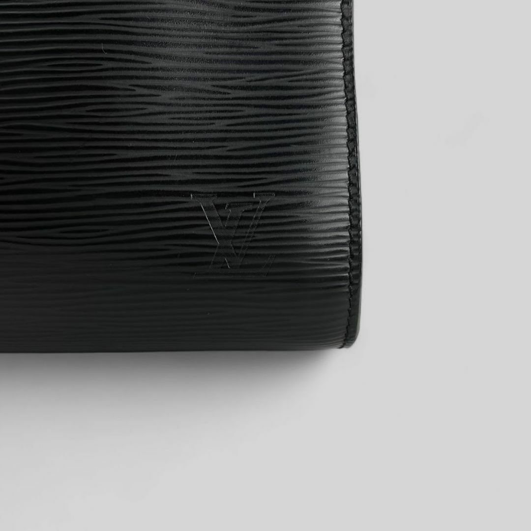 LOUIS VUITTON - ほぼ未使用□ルイ ヴィトン□エピ オシュ LOUIS VUITTON - ほぼ未使用□ルイ ヴィトン□エピ オシュ