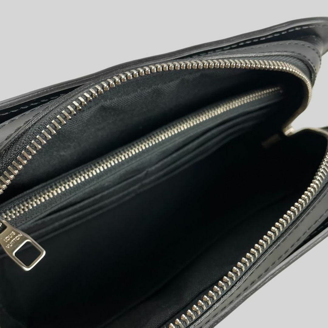 LOUIS VUITTON - ほぼ未使用□ルイ ヴィトン□エピ オシュ LOUIS VUITTON - ほぼ未使用□ルイ ヴィトン□エピ オシュ