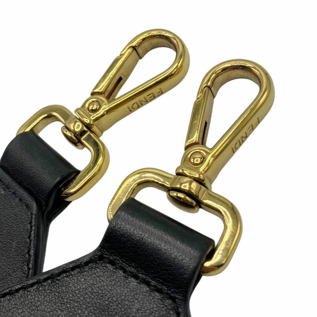 FENDI - ⭐️美品⭐️ フェンディ ズッカ ショルダーストラップ FENDI - ⭐️美品⭐️ フェンディ ズッカ ショルダーストラップ