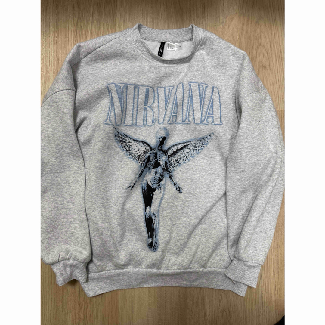 H&M - H&M NIRVANA ニルヴァーナ スウェットの通販 by メメント H&M - H&M NIRVANA ニルヴァーナ スウェットの通販 by メメント