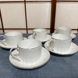 WEDGWOOD - 極美品 パラゴン 上品なローズ柄 トリオ カップ WEDGWOOD - 極美品 パラゴン 上品なローズ柄 トリオ カップ