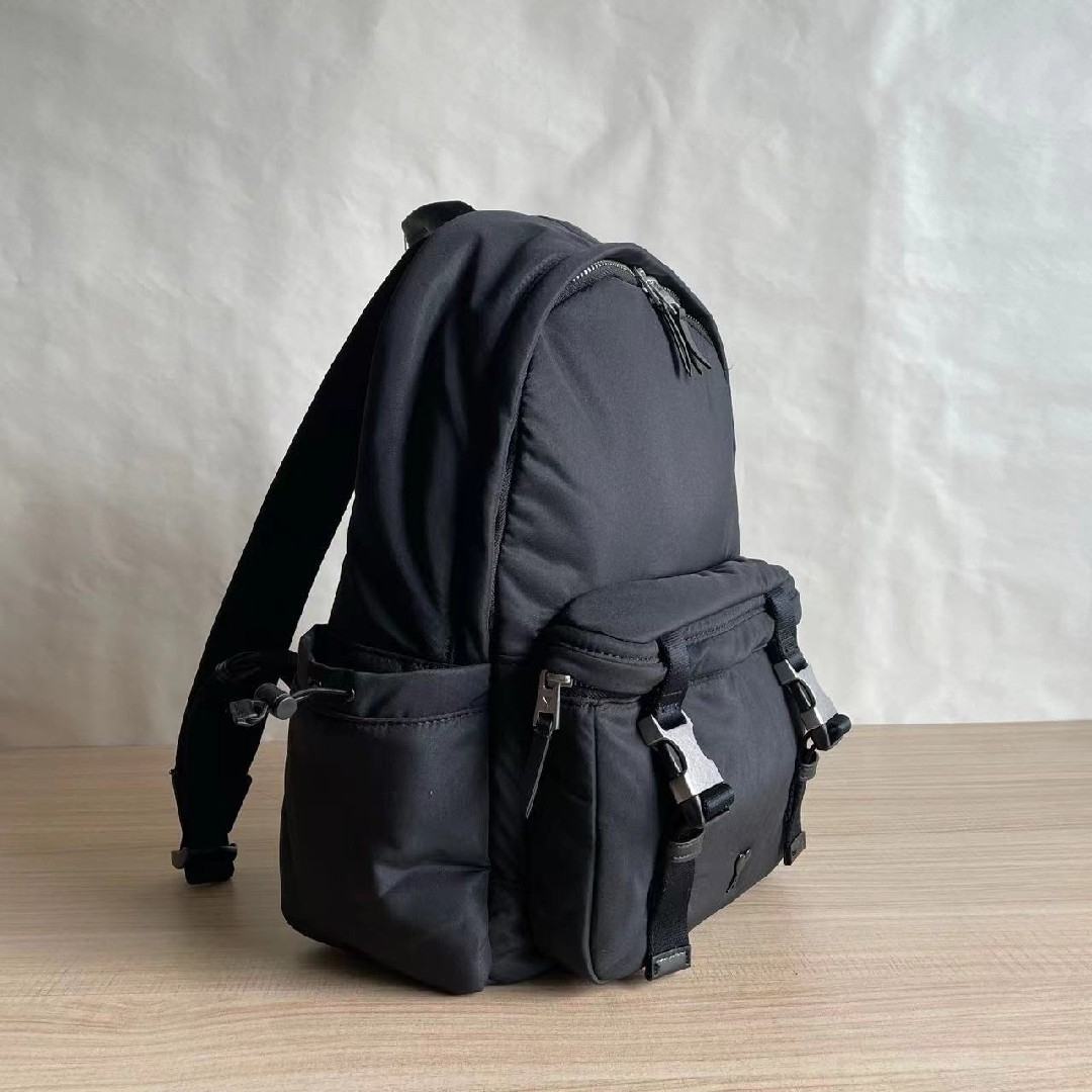 新作◇AMI PARIS アミパリ◇ハートロゴ バックパック リュックの 新作◇AMI PARIS アミパリ◇ハートロゴ バックパック リュックの