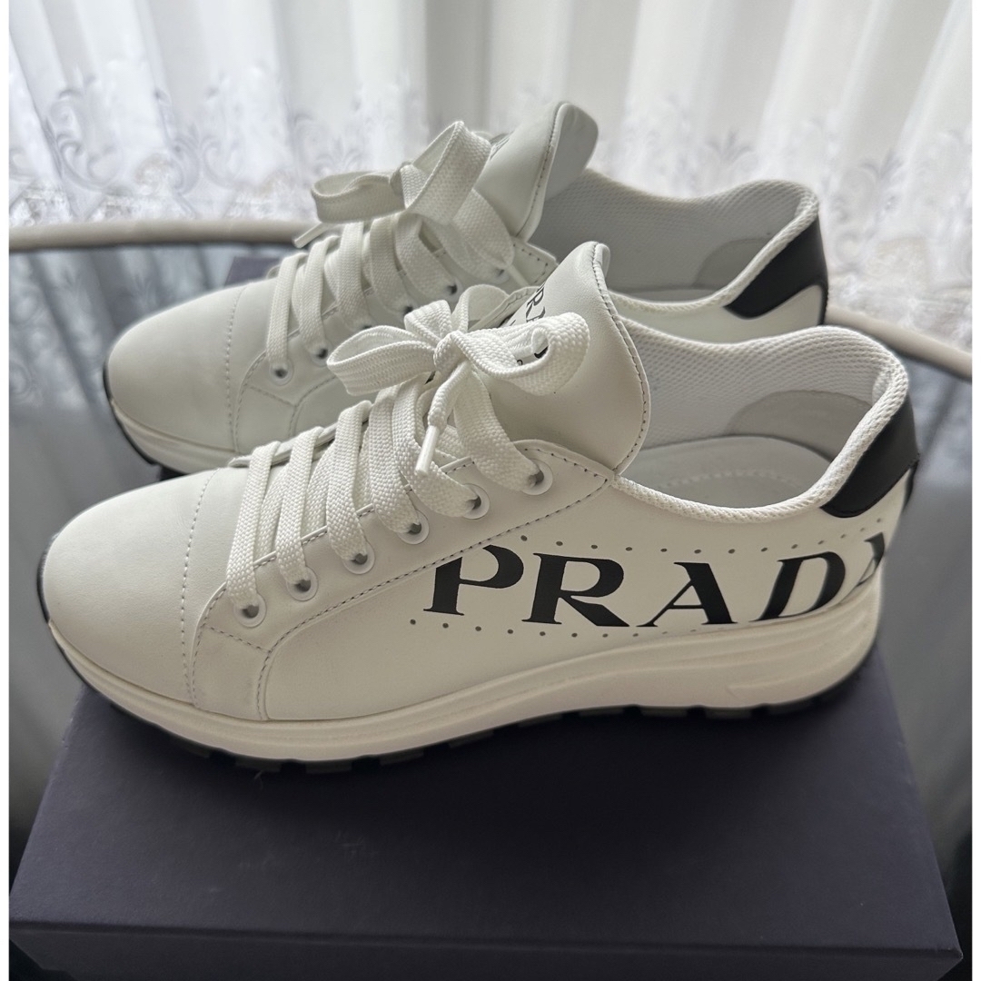 PRADA - 美品 Prada スニーカーの通販 by 関'shop|プラダならラクマ PRADA - 美品 Prada スニーカーの通販 by 関'shop|プラダならラクマ