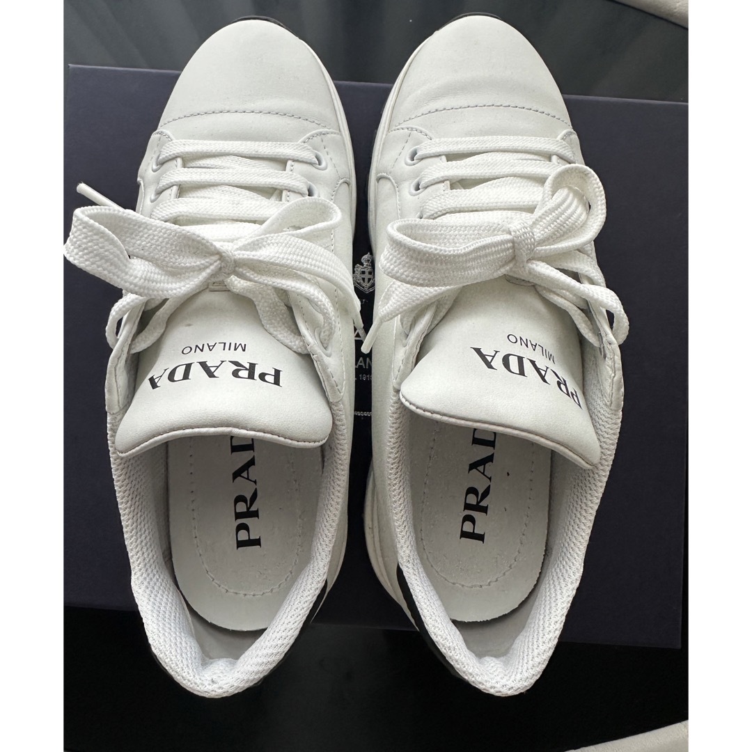 PRADA - 美品 Prada スニーカーの通販 by 関'shop|プラダならラクマ PRADA - 美品 Prada スニーカーの通販 by 関'shop|プラダならラクマ