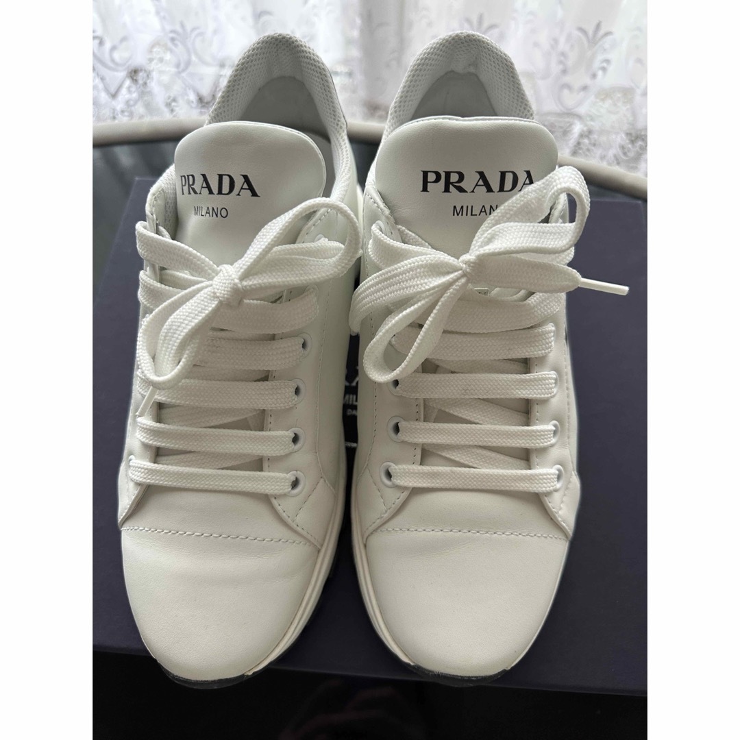 PRADA - 美品 Prada スニーカーの通販 by 関'shop|プラダならラクマ PRADA - 美品 Prada スニーカーの通販 by 関'shop|プラダならラクマ