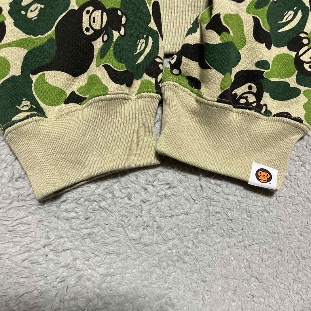 A BATHING APE - APE BAPE KAWS BABY MILO CAMO パーカー A BATHING APE - APE BAPE KAWS BABY MILO CAMO パーカー
